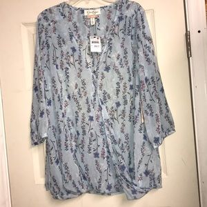 Lightweight 100% polyester Jessica Simpson top
(BBR)
